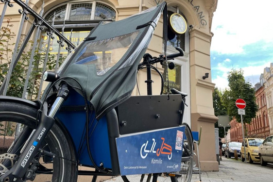 "Lilja Kamilla", das Lastenrad des ADFC im Wiesbadener Westend hat eine Ausstattung für Kindertransport