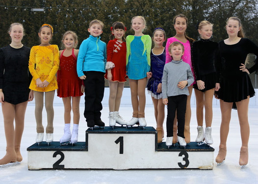 Wiesbadener Teilnehmer der Hessischen Meisterschaft im Eiskunstlaufen